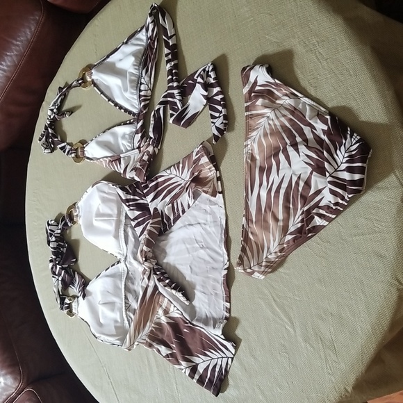 Bundle Of Two Palm Frond Bathing Suit Tops With Matching Bottom - Picture 2 of 8